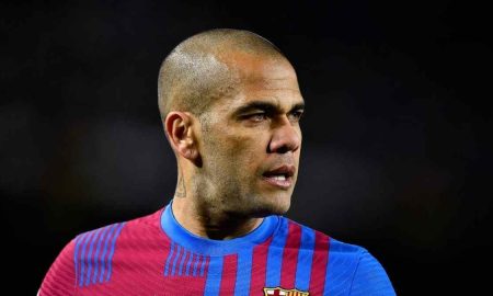 The investigating judge has agreed to imprison former Barça player Dani Alves without bail. Accused of a crime of sexual assault, for allegedly raping a woman in a private bathroom. At a Barcelona nightclub on the night of December 30.